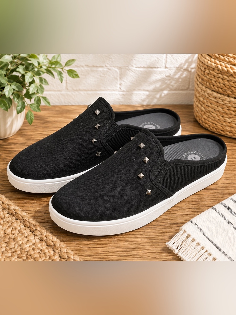 Revitalign Women’s 9D Black Studded Slip On Mule Sneakers NWOT #42Black